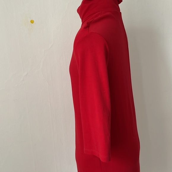 Beautiful sexy red dress that you will never go wrong with - Picture 4 of 5